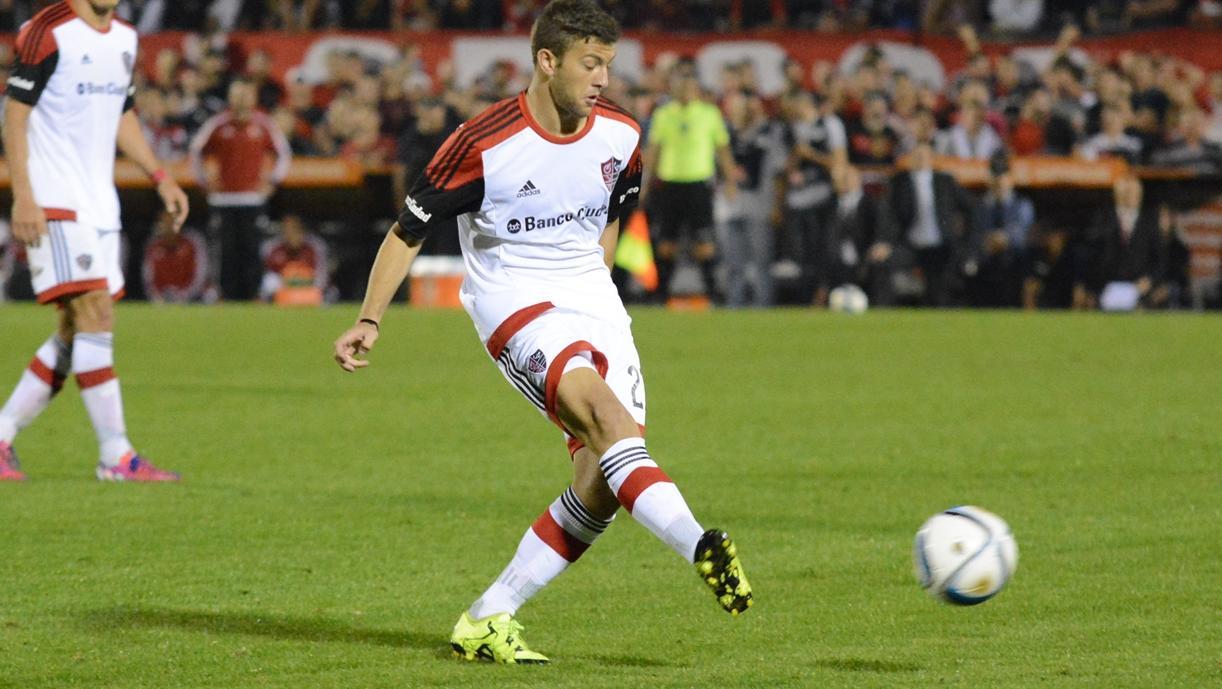 Denis Rodríguez vuelve a la titularidad ante Lanús
