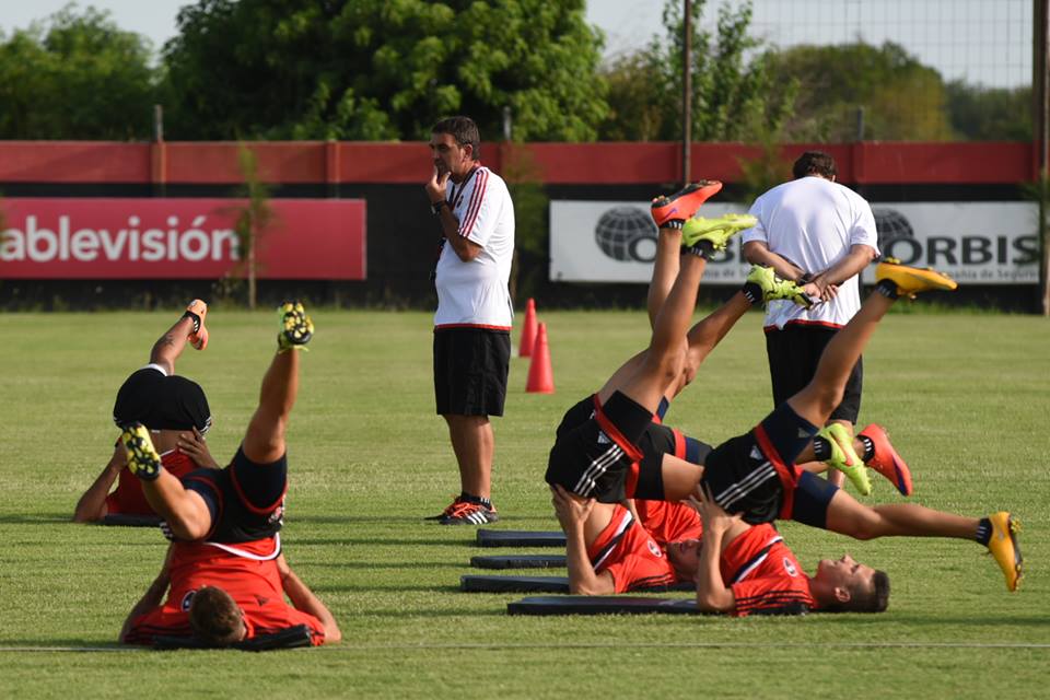 Diego Osella llegó a Rosario y ya dirigió la primera practica leprosa