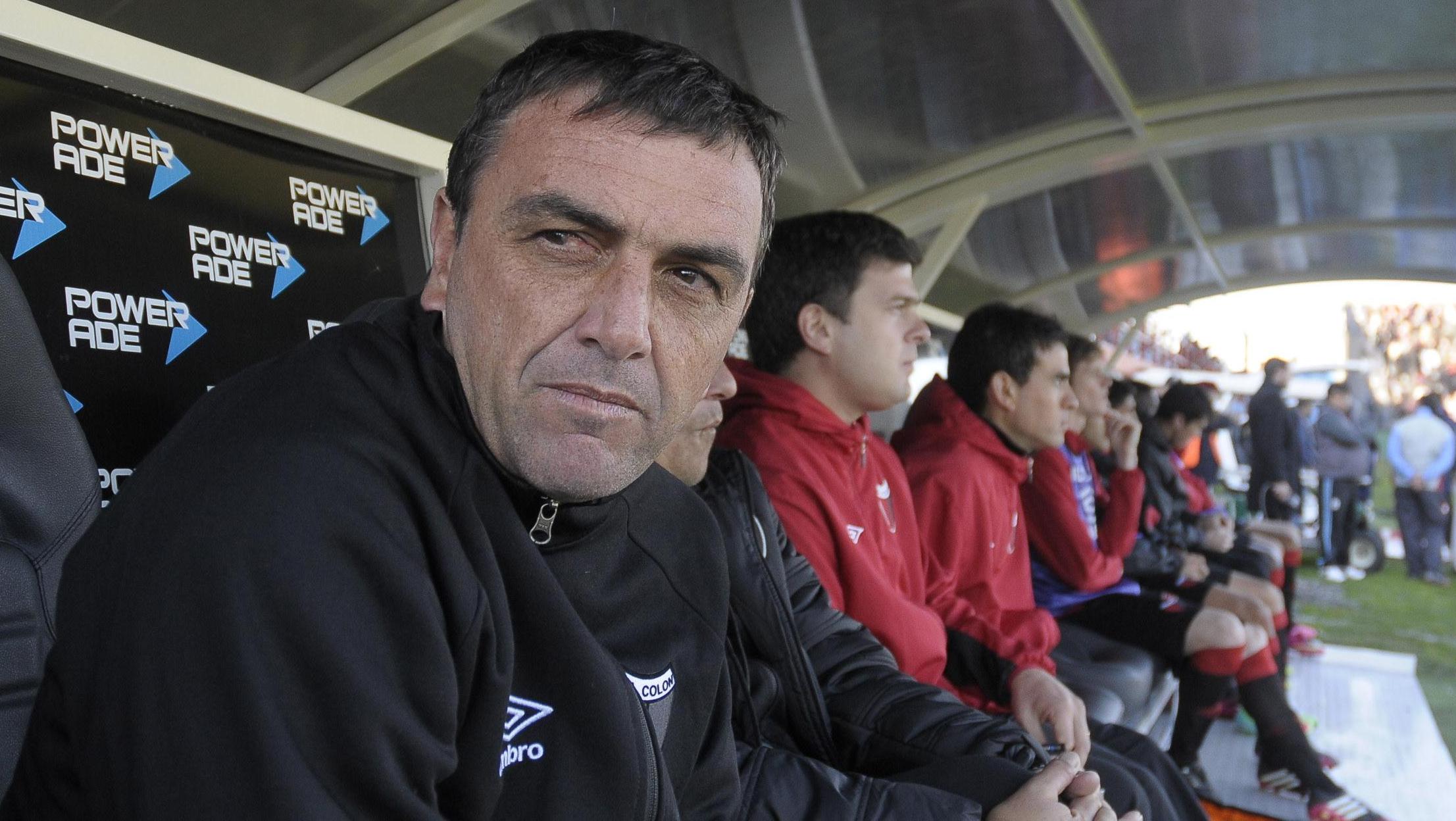 El DT se acerca a Newell's y en Olimpo está todo mal