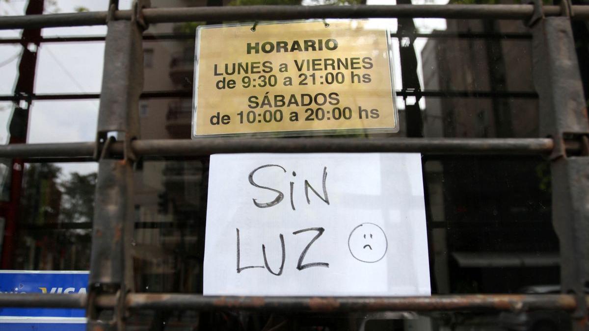 Comerciantes céntricos reclaman por reiterados cortes de luz