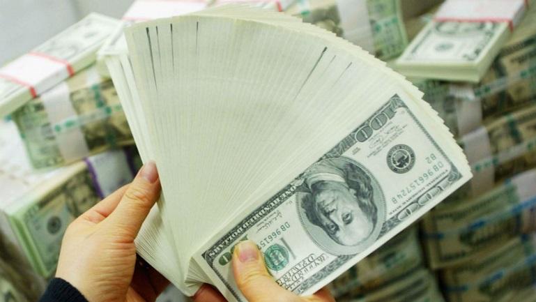 Detienen a ex jefe de la Bonaerense con 80.500 dólares falsos