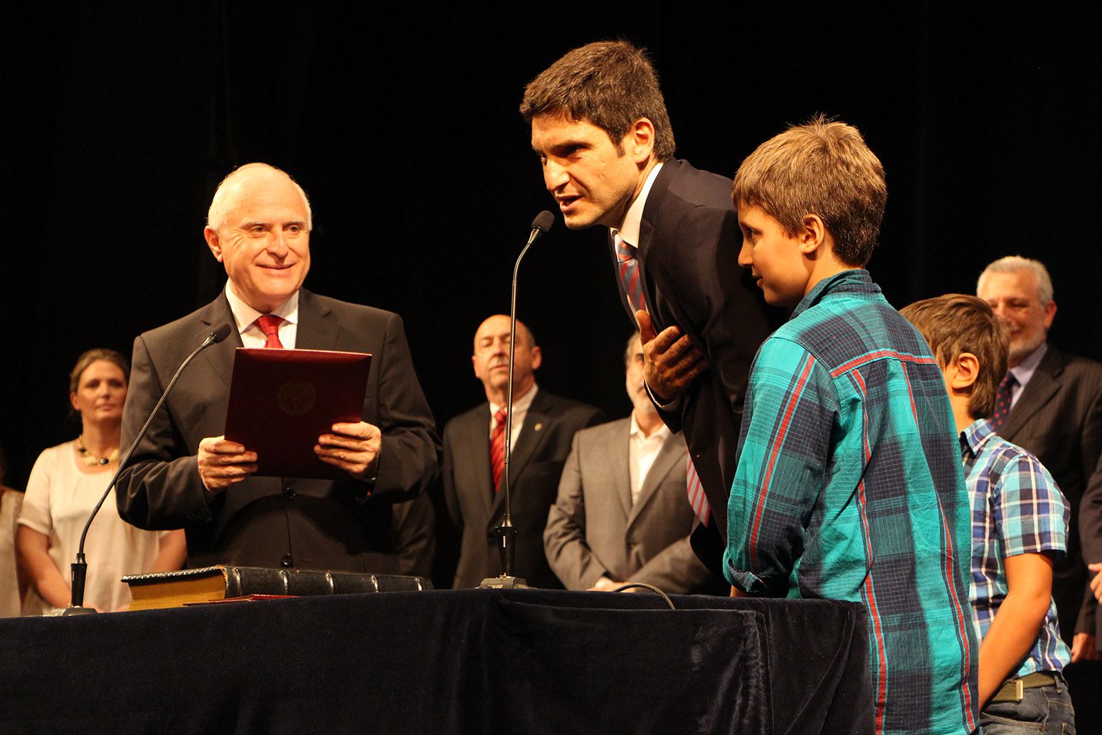 El ministro de Seguridad, Maximiliano Pullaro, juró junto a sus hijos (Ariel Maione-RosarioPlus)