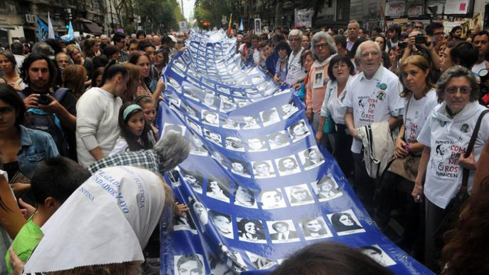 “Todavía hay quienes pretenden el oscurantismo de la verdad", marcaron. (FB Hijos Rosario)