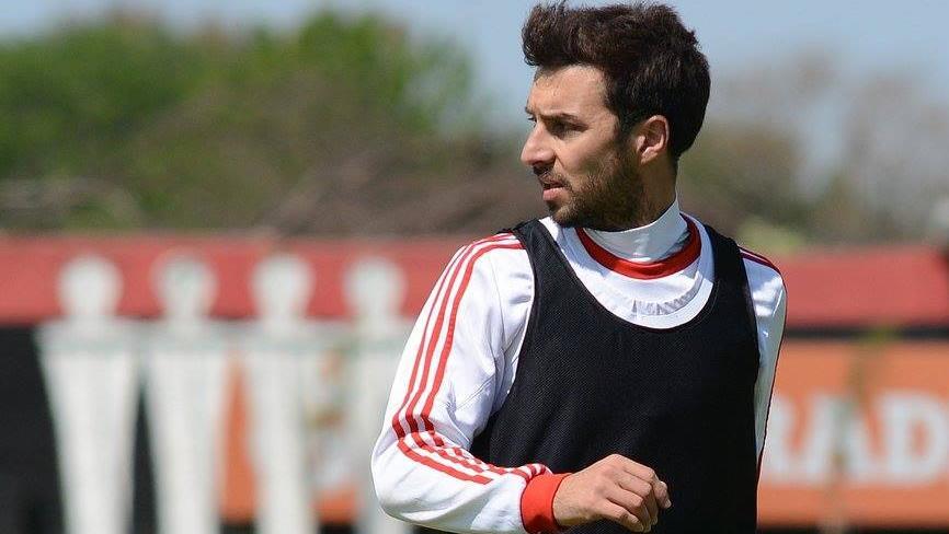 Scocco se quedó afuera del partido de este lunes por lesión