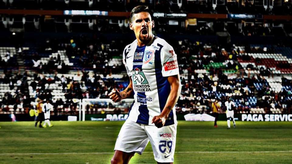 El delantero argentino se quedaría en el Pachuca de México