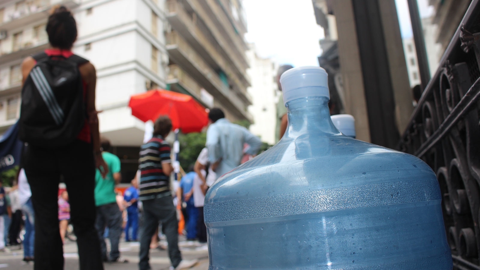 Scioli, piquetes, y el calor hicieron del centro un caos 