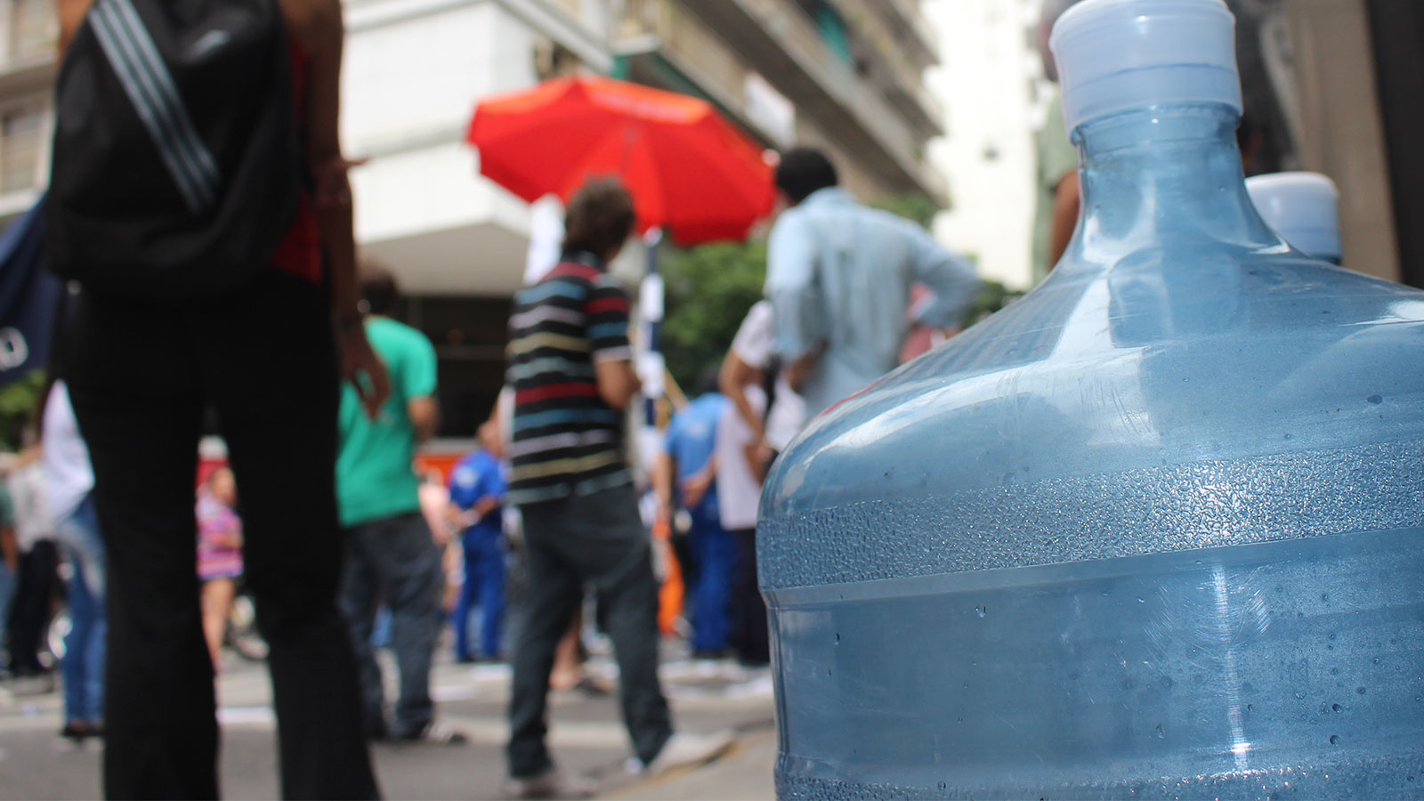 Scioli, piquetes, y el calor hicieron del centro un caos 