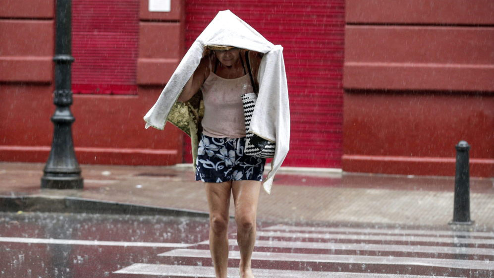 Calor y lluvias, la combinación para este martes.
