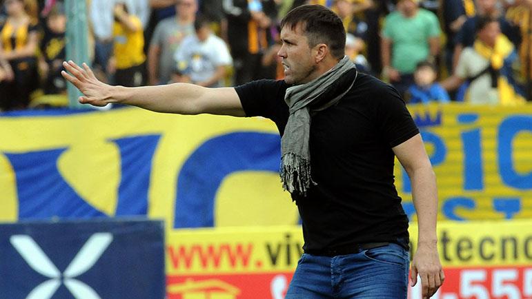 Coudet aún no definió el equipo