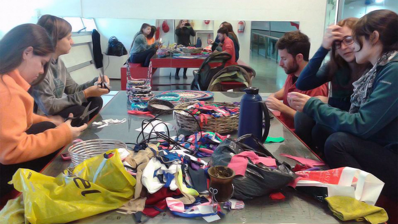 Cuando en vez de esclavizar, los talleres textiles liberan