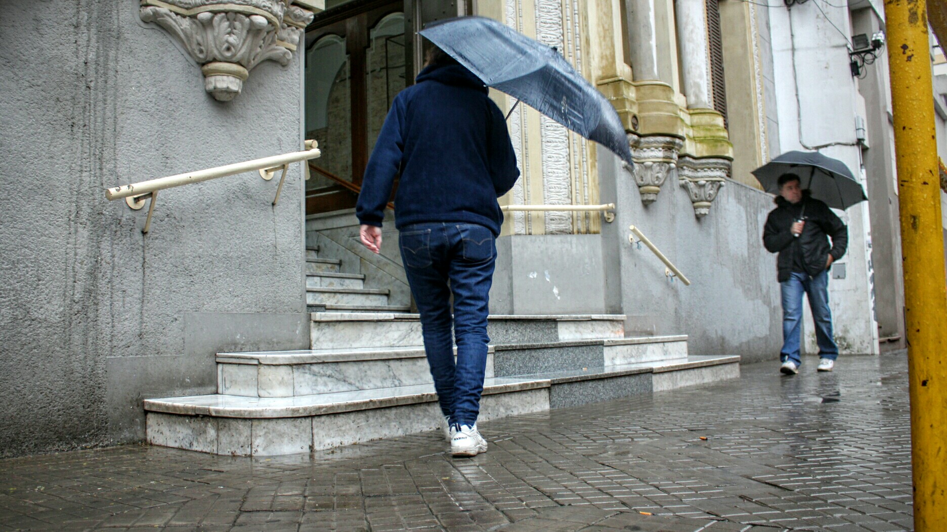 La lluvia no aguó las ganas de votar