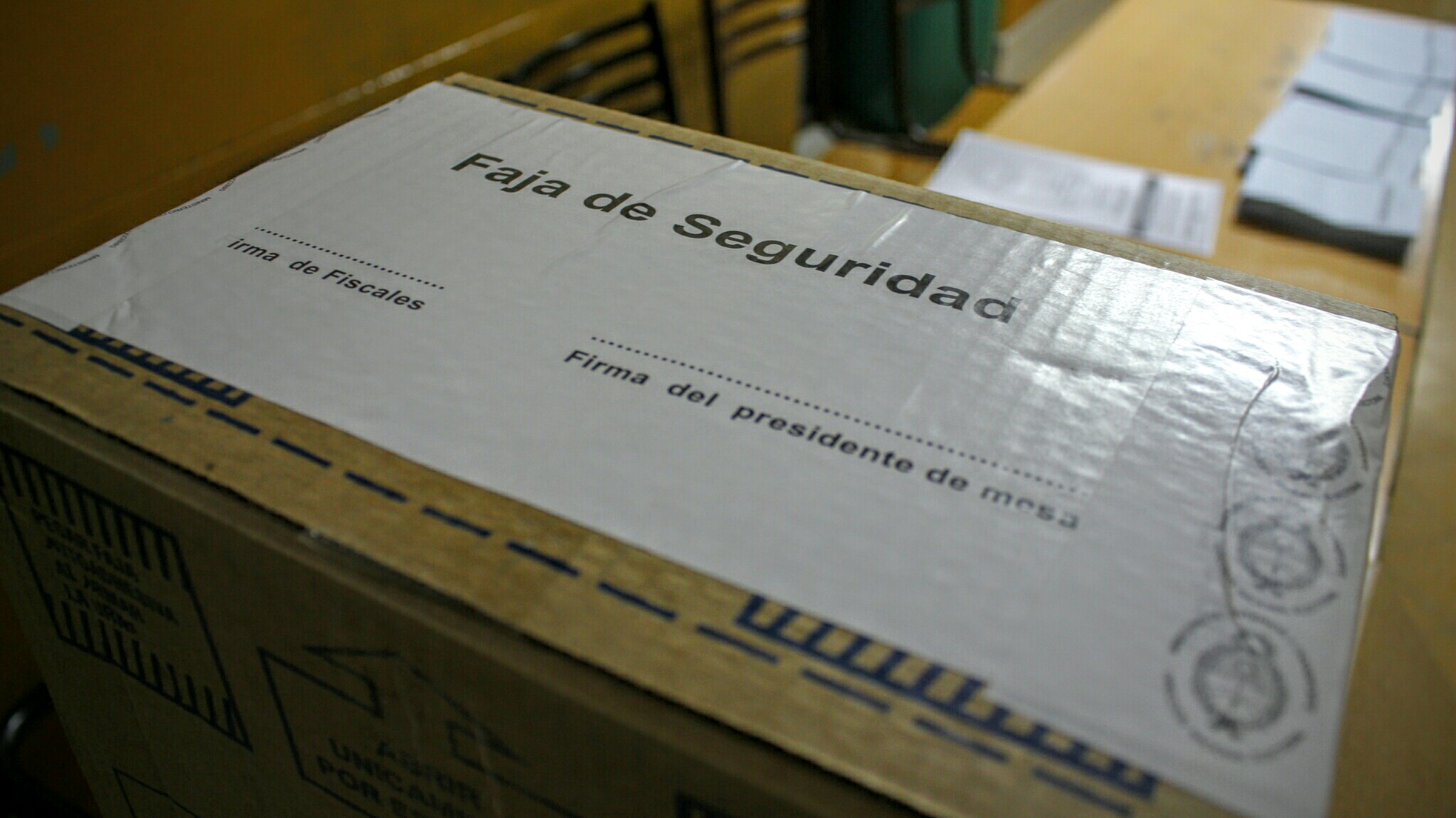 Los preparativos de las mesas en el Politécnico
