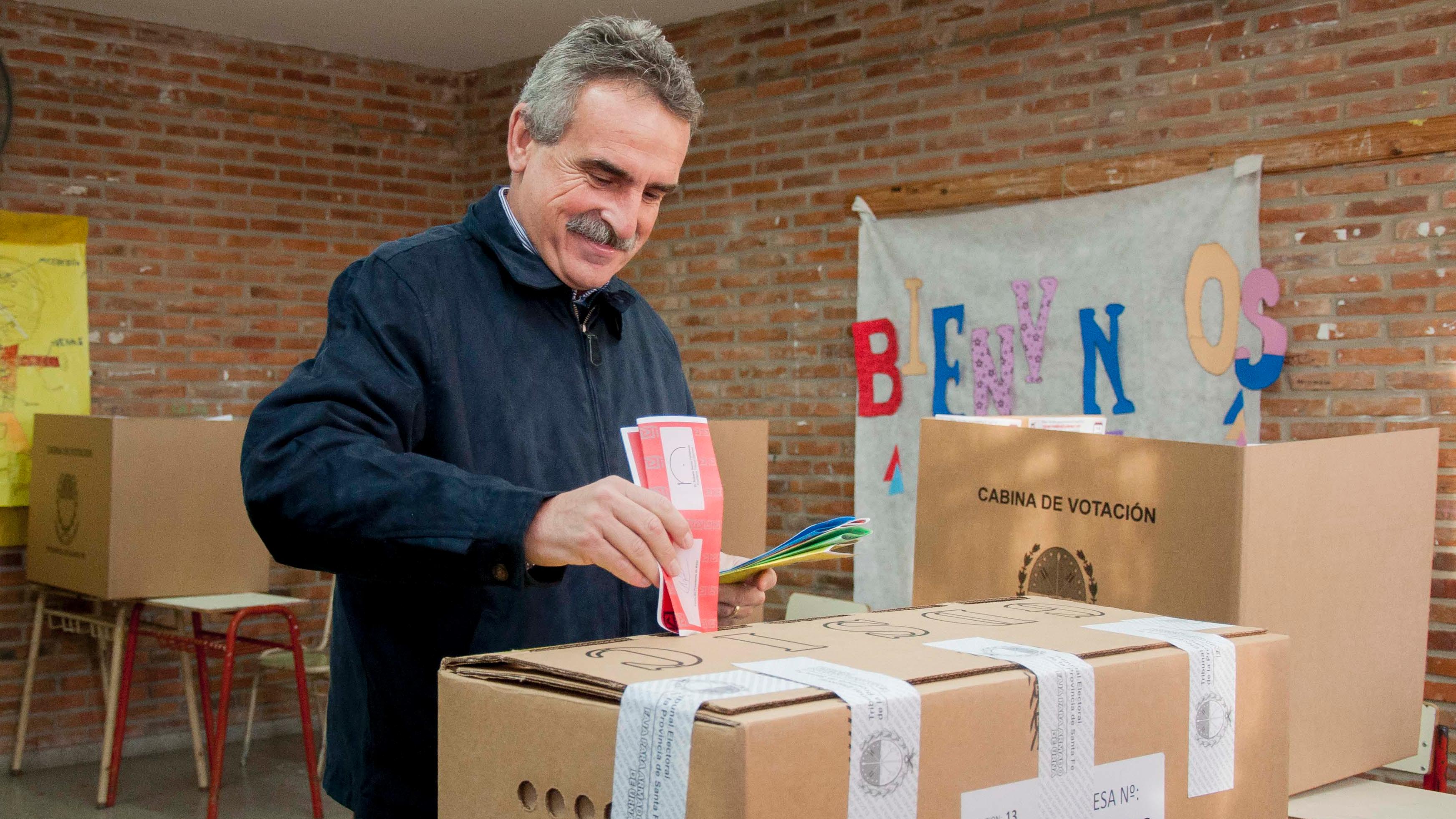 "Hace tiempo que en Santa Fe no se vivía una elección tan pareja", dijo Rossi.