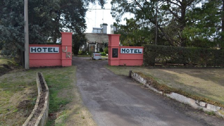En el ojo de la tormenta. El motel de Firmat.