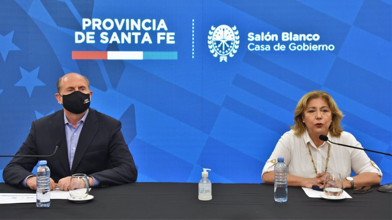 Perotti acompañó a Martorano en la conferencia de este domingo.