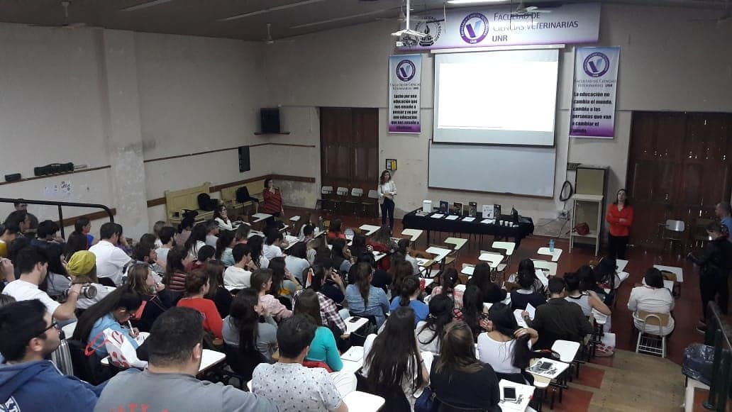 Complicado: la mayor parte de los y las estudiantes de Veterinarias paga su alquiler pero no se encuentra en la ciudad.