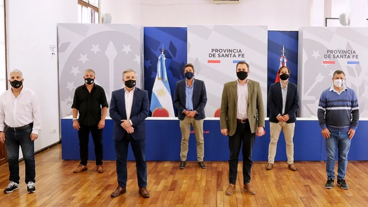 El Intendente Golosetti estuvo presente en la firma del convenio.
