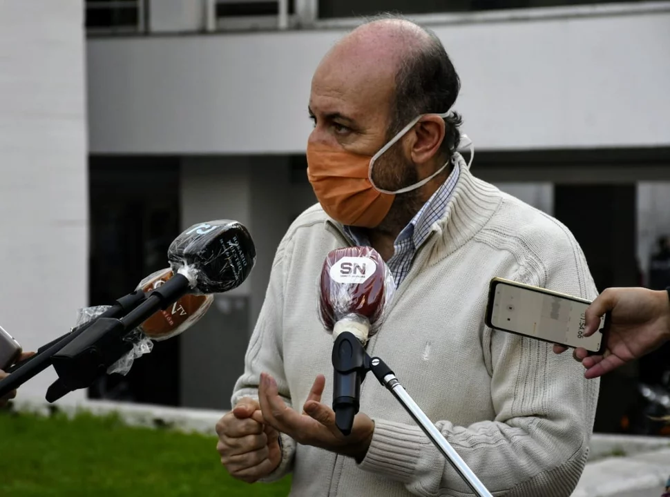 El secretario de Salud municipal.