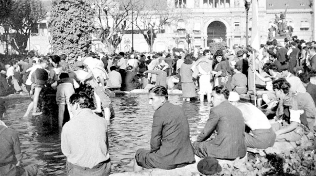 Las patas en la fuente, ícono de la irrupción de las clases populares en la escena política argentina.