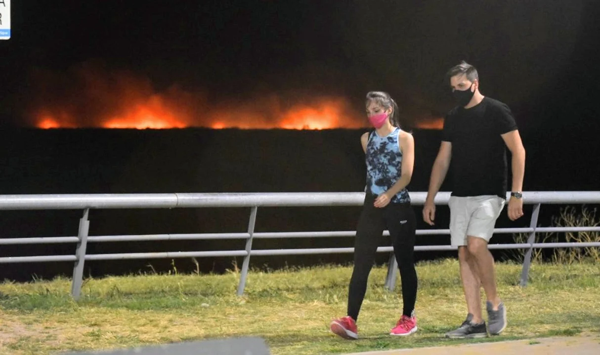 Quema en las islas: Javkin salió con los tapones de punta contra el juez de la causa