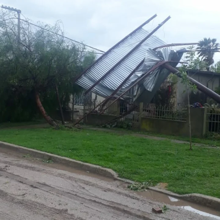 Las consecuencias de un peligroso frente de tormenta en María Susana