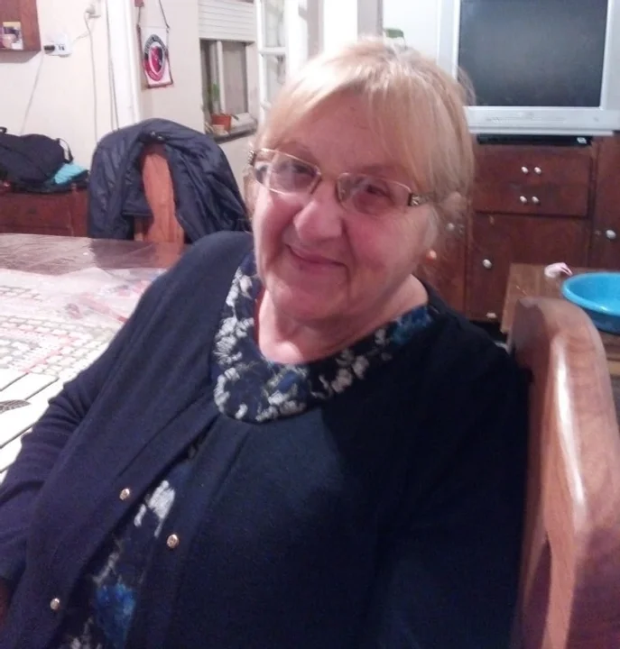 Gladys Funes tenía 67 años, era paciente de riesgo, y su hijo lo hizo saber cuando clamaba por atención médica.