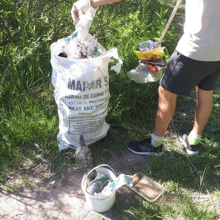 Más río, menos basura: un grupo de la ciudad comprometido con el cuidado ambiental
