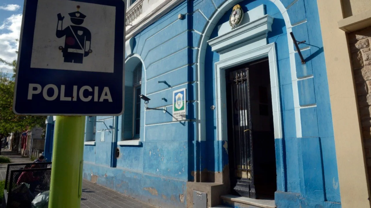 La comisaría bahiense adonde quedaron los niños abandonados.