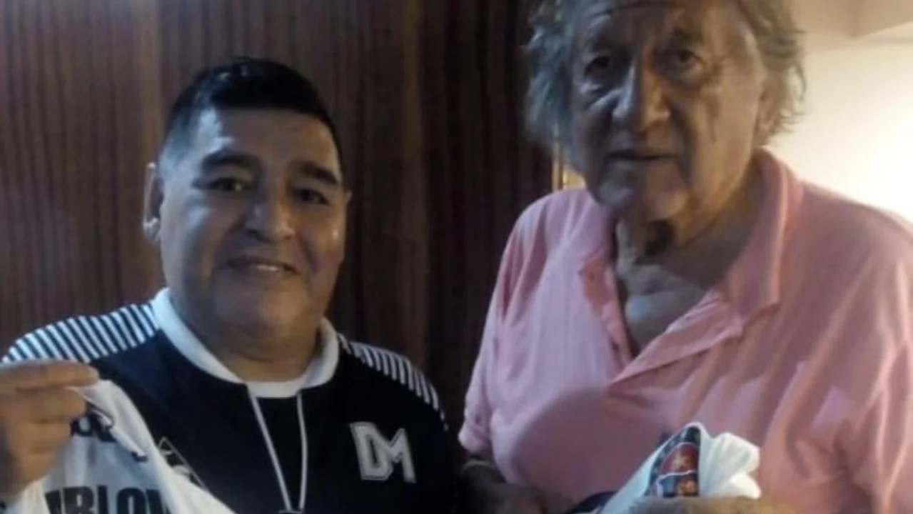 La última vez de Maradona en Rosario y el abrazo con el mito de acá