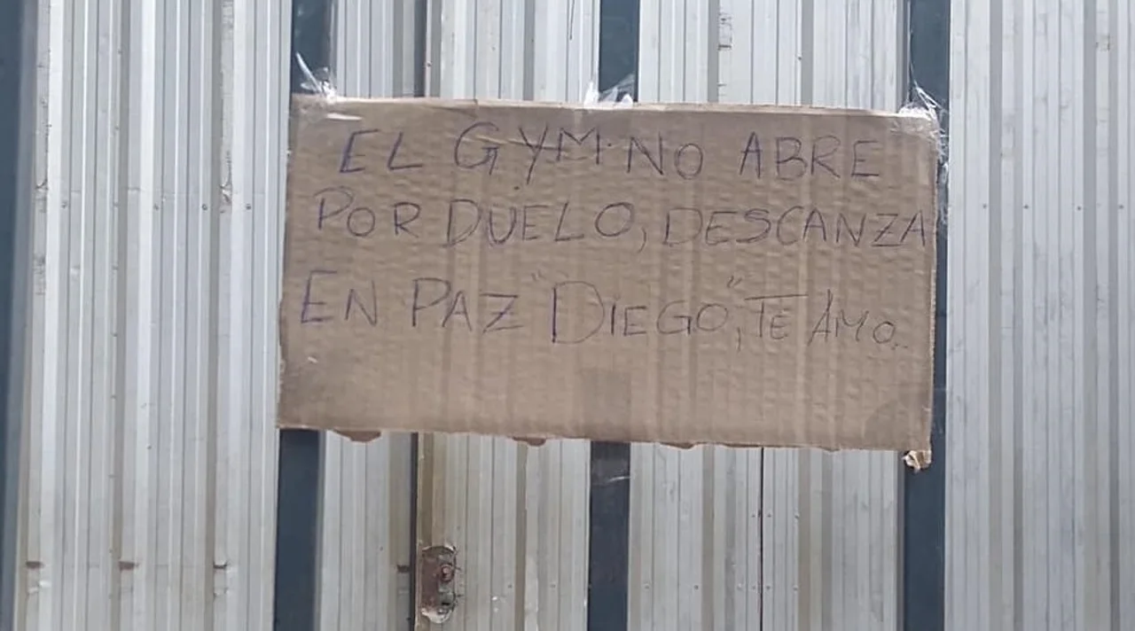 Cerrado por duelo. El lugar donde funciona el gimnasio.