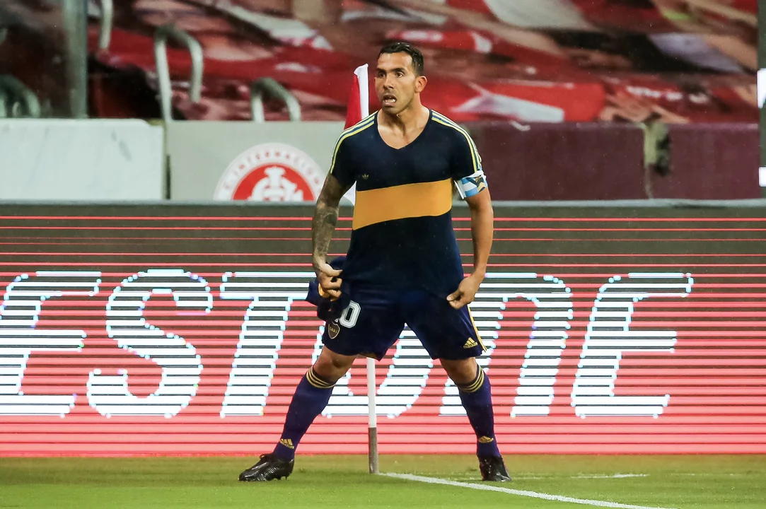 Boca derrotó a Inter en Porto Alegre con gol de Tevez