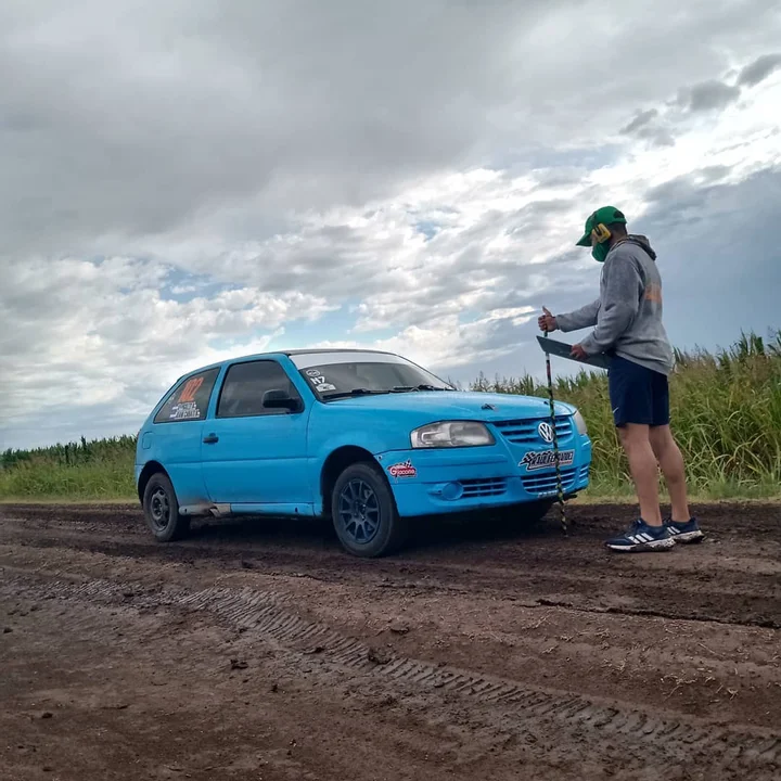 Por ahora los automóviles vuelven a boxes.