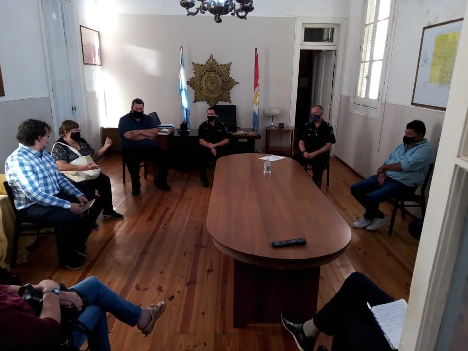 Vecinales sostienen que la policía está más presente en lo barrios de la ciudad.