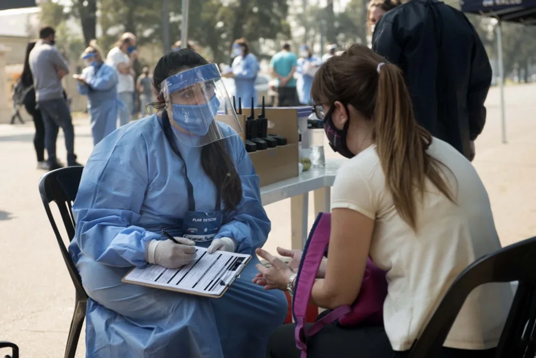 Santa Fe vuelve a sumar más de mil casos de covid en 24 horas