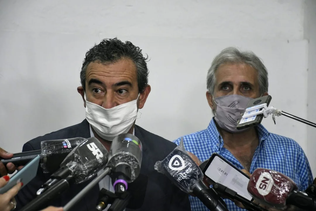 Javkin atendió a la prensa en El Ojo. Operativos de control en marcha. Foto: Rosario Plus 
