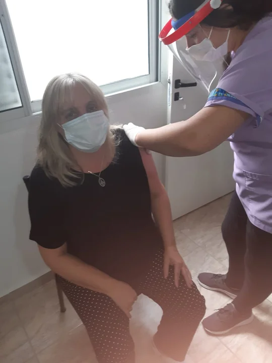 Se vacunaron las primeras cincuenta personas en Pujato contra el coronavirus. (Foto: Pujato Digital).