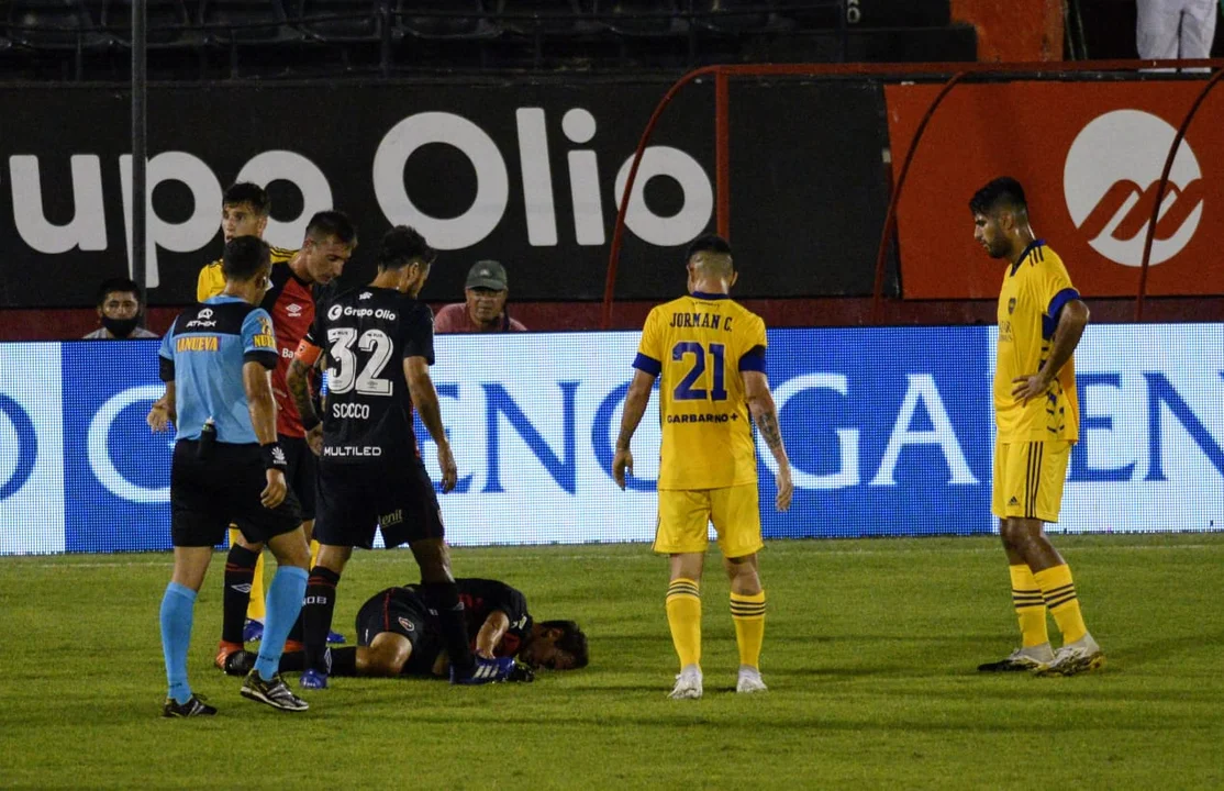 Bíttolo debió salir sustituido luego de doblarse el tobillo.