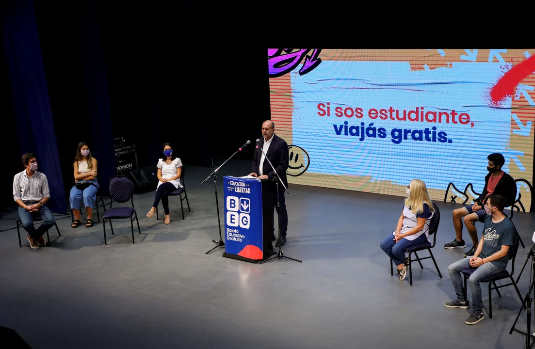 Perotti: “Superamos las 100.000 inscripciones en el Boleto Educativo Gratuito en la provincia”.