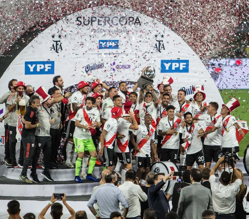 River aplastó a Racing y se quedó con la Supercopa Argentina