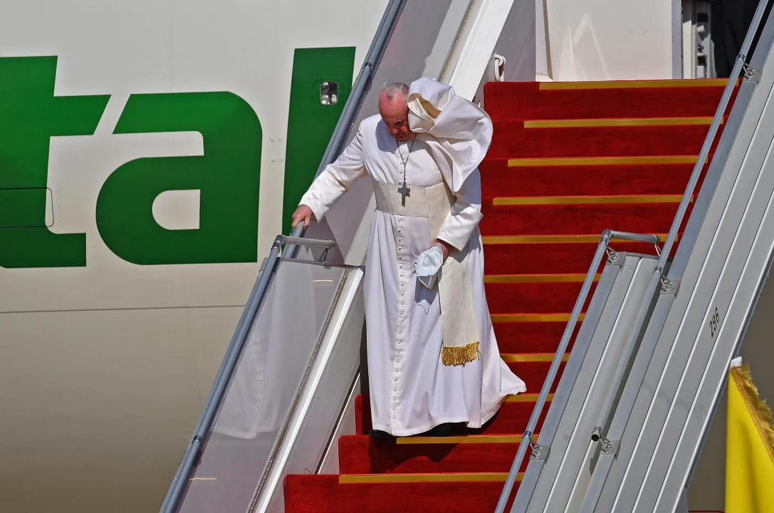 El papa Francisco llegó a Irak y comienza una visita histórica