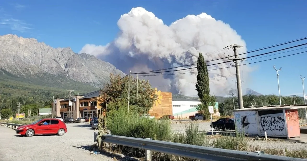 El Bolsón, otra vez en llamas: varios heridos y evacuados por los incendios
