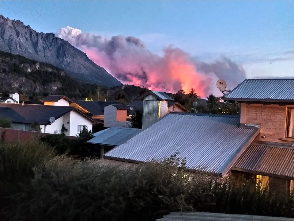 La imágenes de la Patagonia argentina son muy desesperantes.