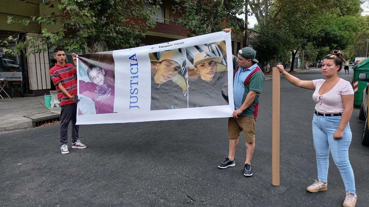 Familiares de Facundo Verón, inician el reclamo de justicia por un homicidio que no se explican.