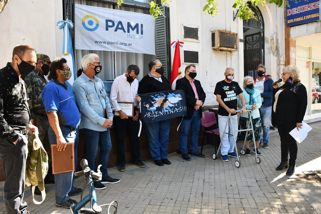 La delegación local de PAMI homenajeó a afiliados ex Veteranos de Malvinas