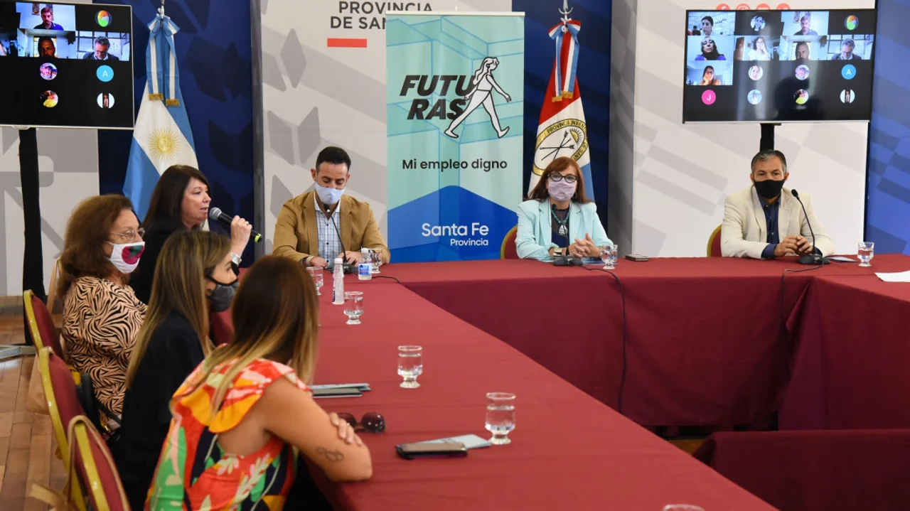 Futuras, el nuevo programa provincial para la inserción laboral de mujeres jóvenes