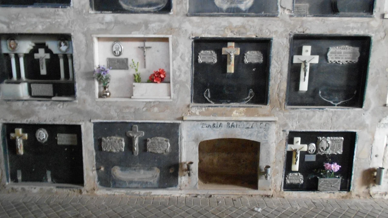 Imágenes recientes del cementerio de la localidad.
