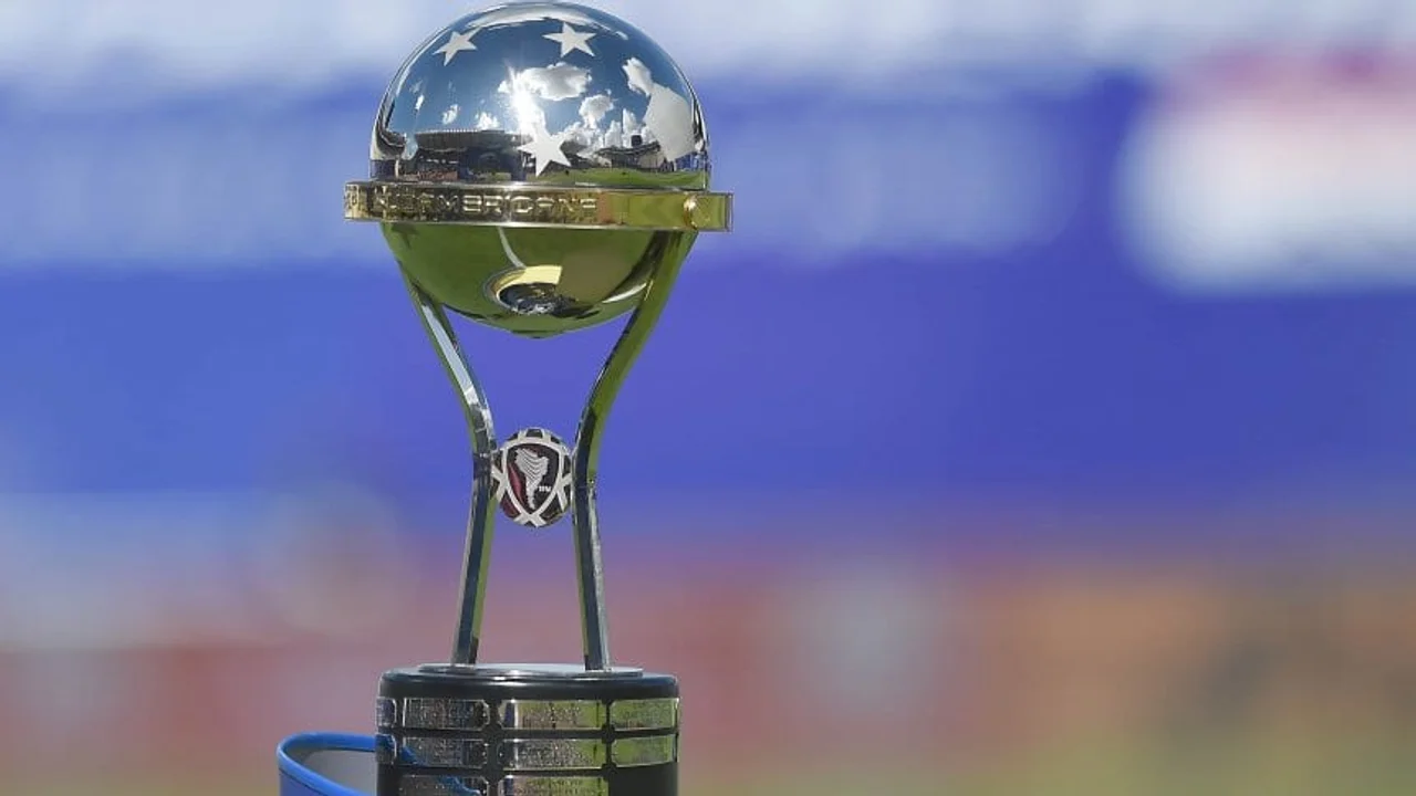 Sudamericana: un retoque en la TV cambiaría la transmisión de Newell's y Central