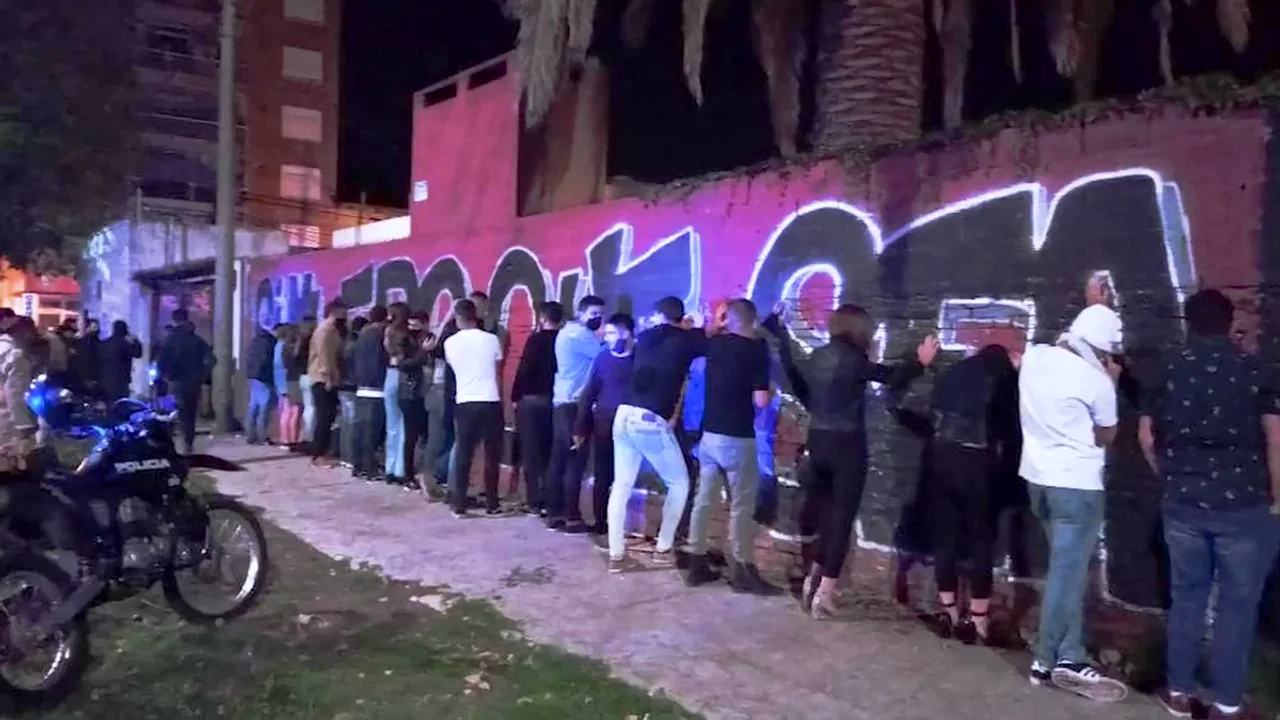 Fiestas clandestinas: las multas en Rosario no bajarán de 200 mil pesos