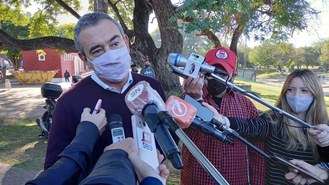 Javkin: "Si los indicadores no mejoran, el camino es el cierre"