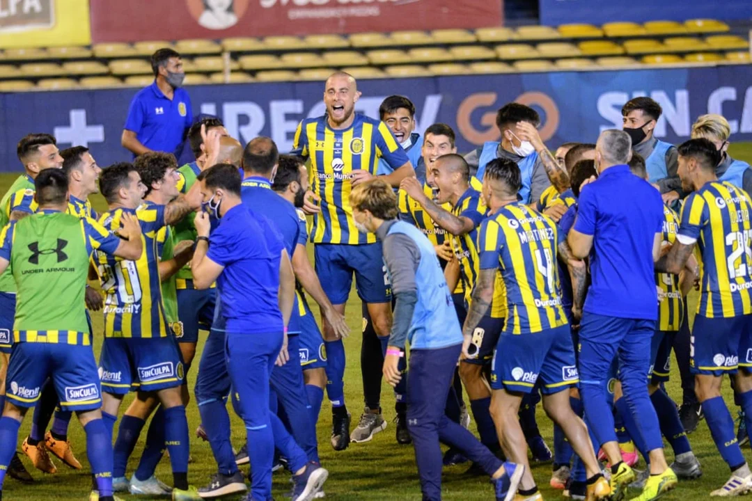 Central jugó un partido perfecto, goleó, y se quedó con el clásico rosarino